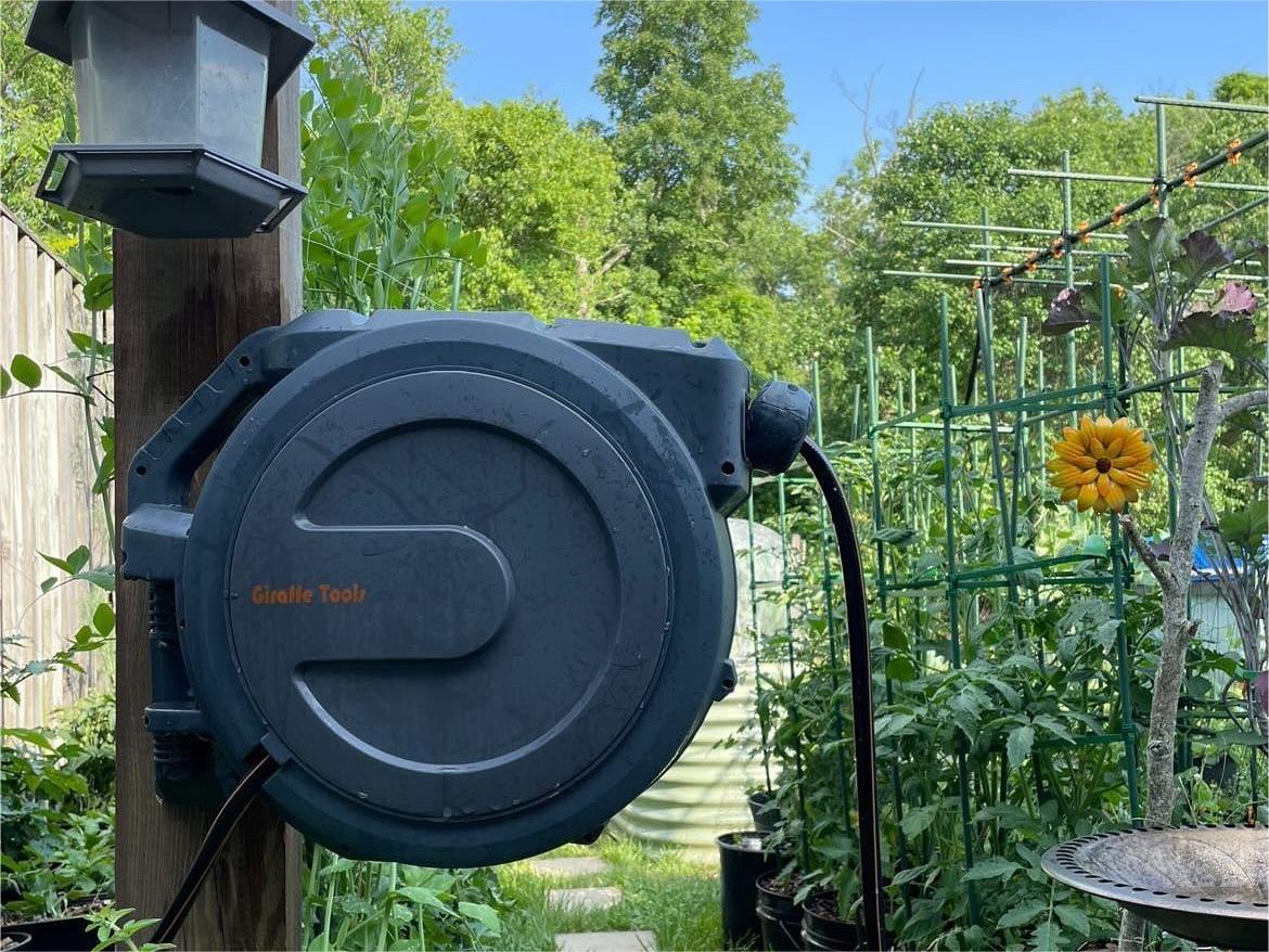 They've set our retractable hose reel up!📷 A good tool can help you s