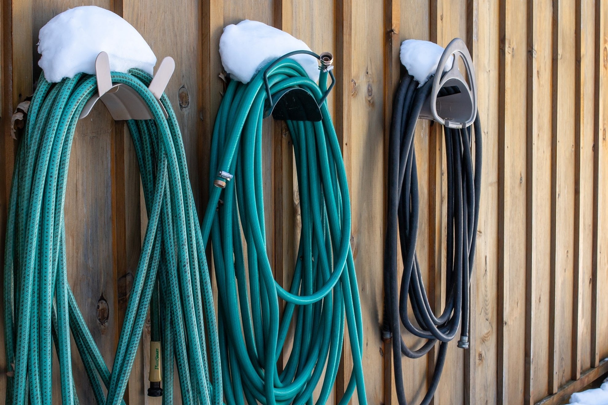 Five Easy Ways To Keep Your Garden Hose From Freezing - Giraffe Tools