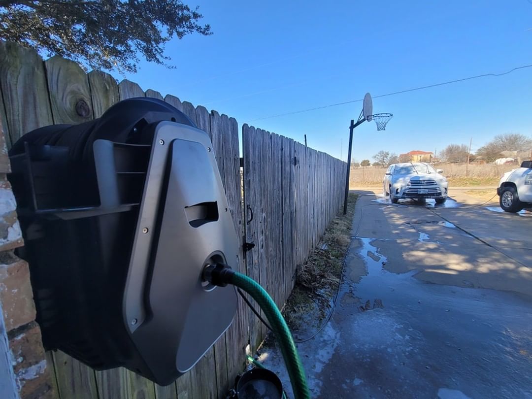 How to Clean a Driveway with a Pressure Washer? - Giraffe Tools