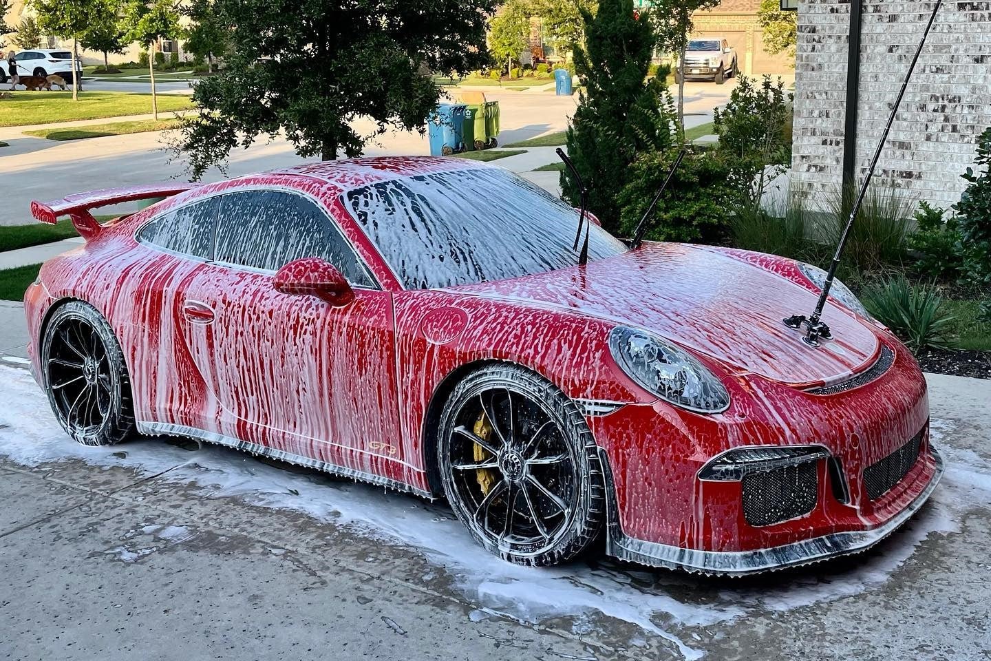 How to Use Soap with Pressure Washer? An Ultimate Guide to Help You! - Giraffe Tools