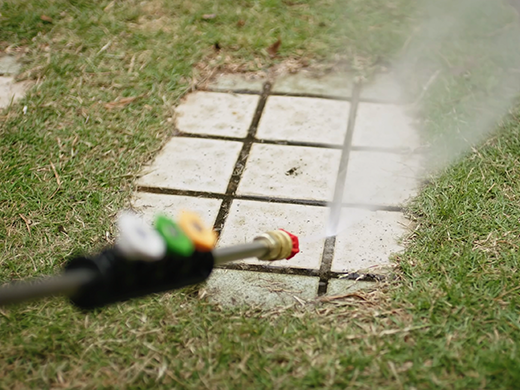 4 Spray Nozzles, Endless Possibilities: How Giraffe Tools Make Patio Cleaning a Breeze