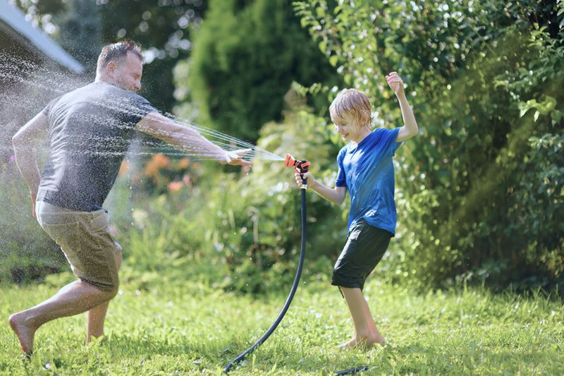 Thedailygardener - Giraffe Tools