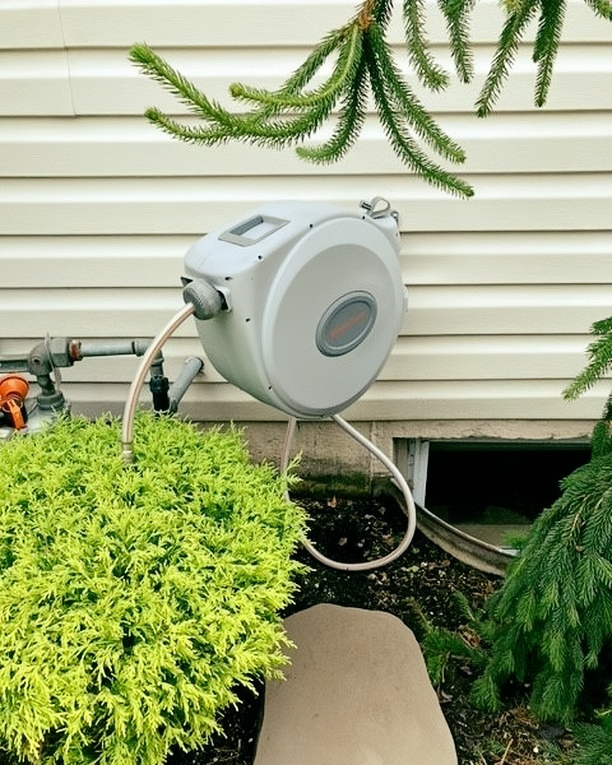 Giraffe Tools Retractable Garden Hose Reels