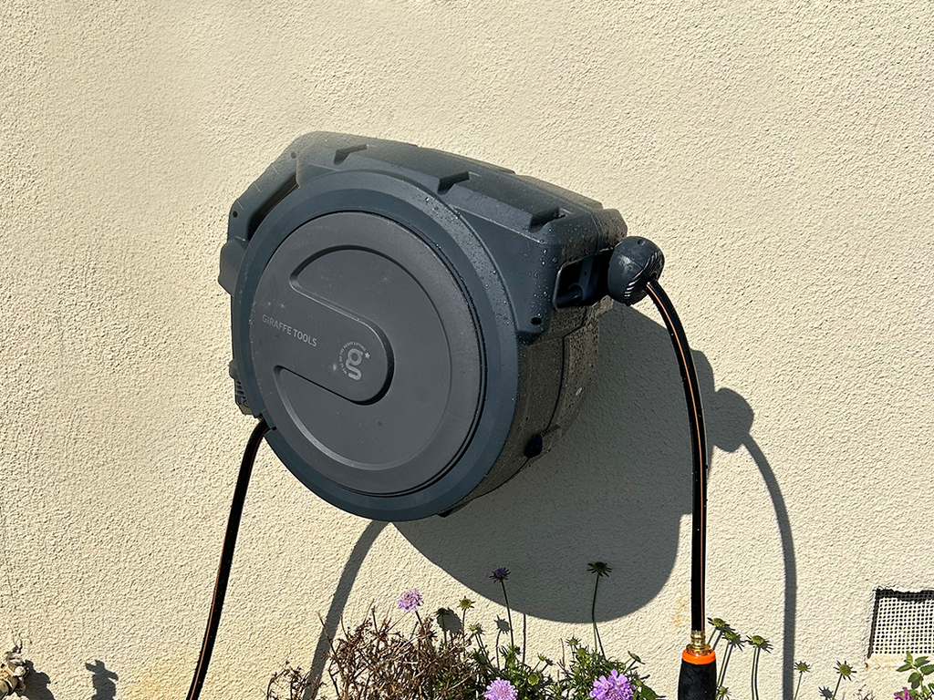 Explore the Versatility of Giraffe Tools Retractable Garden Hose