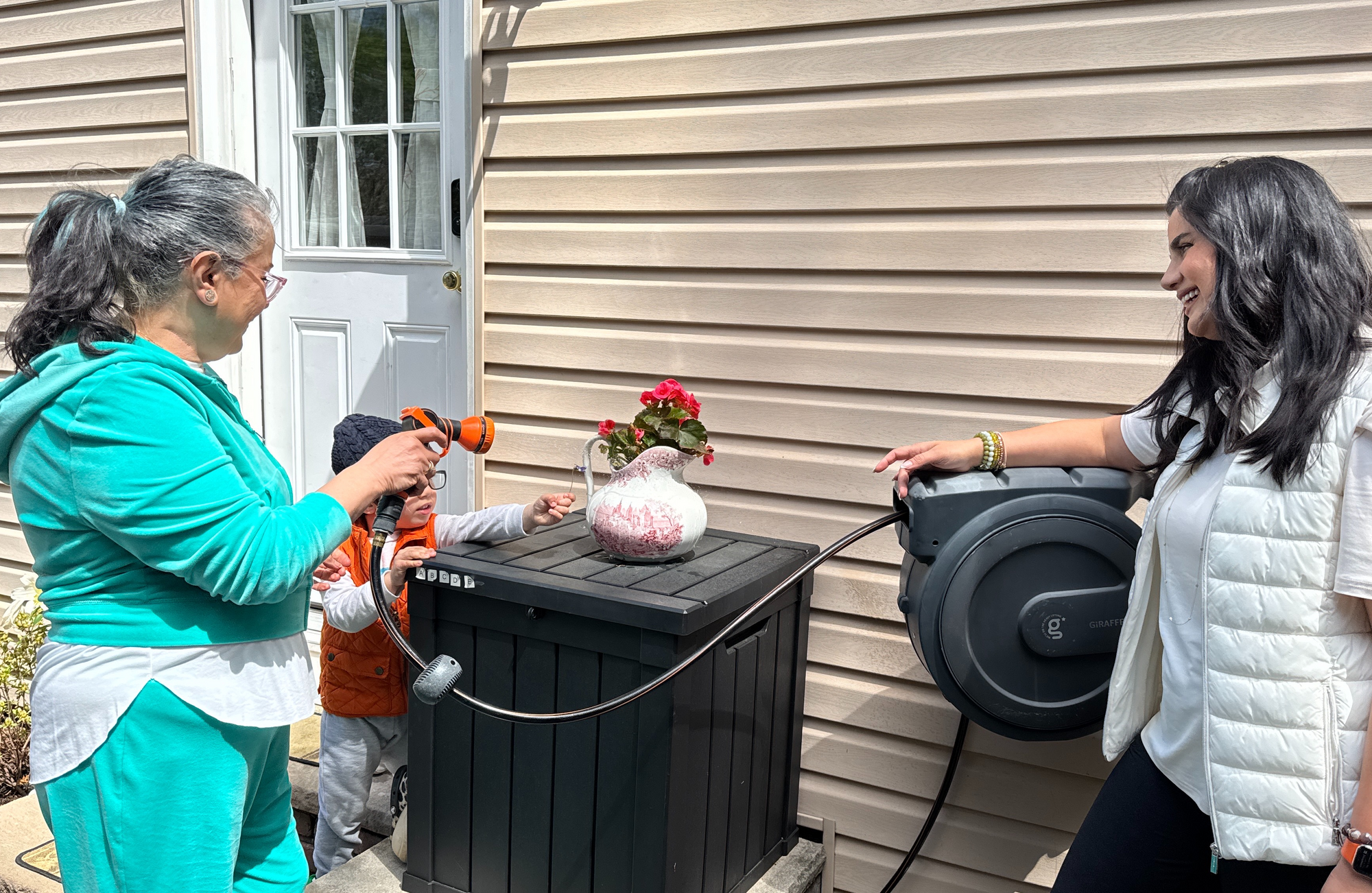 10 Reasons You Need a Water Hose Reel for Your Garden