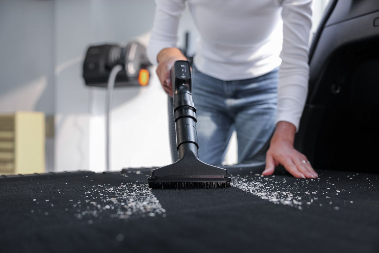 Grandstorm Retractable Vacuum Cleaner