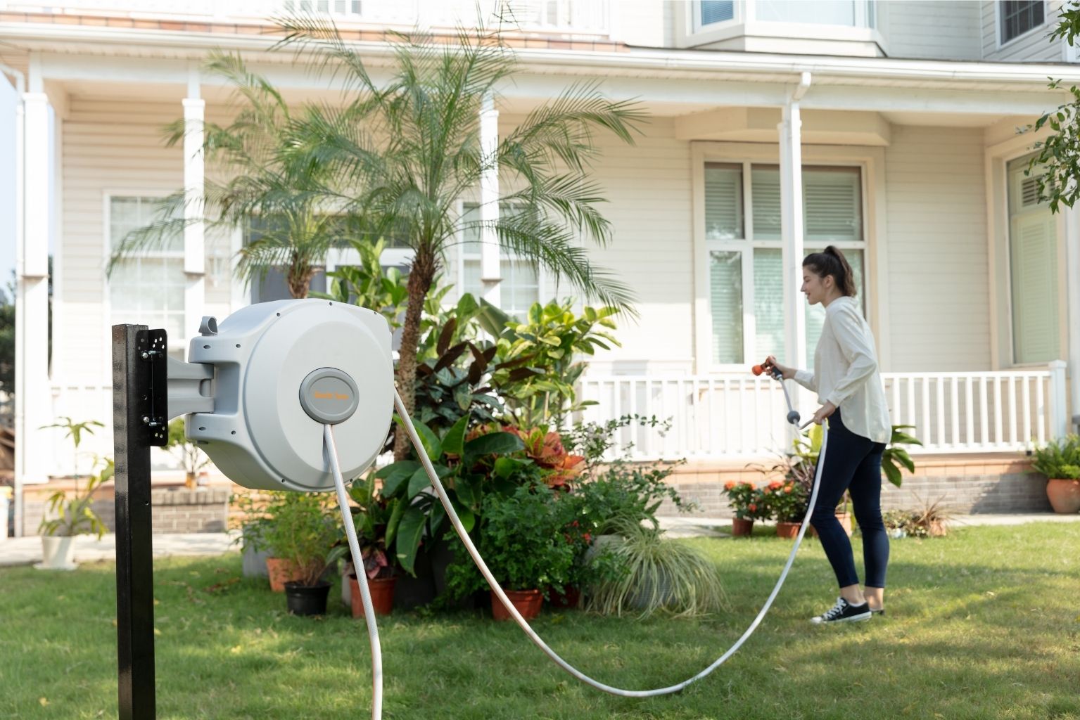 retractable garden hose reel