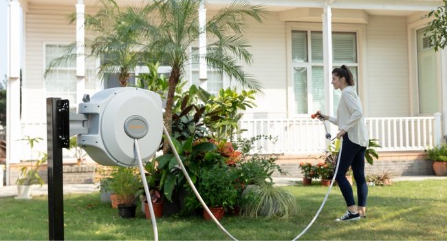 retractable garden hose reel